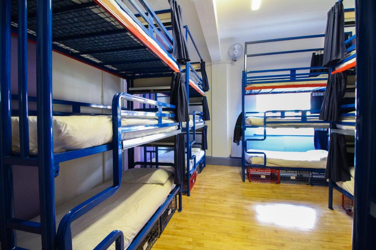 Backpackers Youth 18 - 35 Years Old Only Ostello *